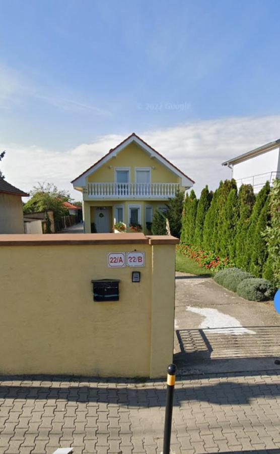 Cozy Room With Garden In Bratislava Extérieur photo