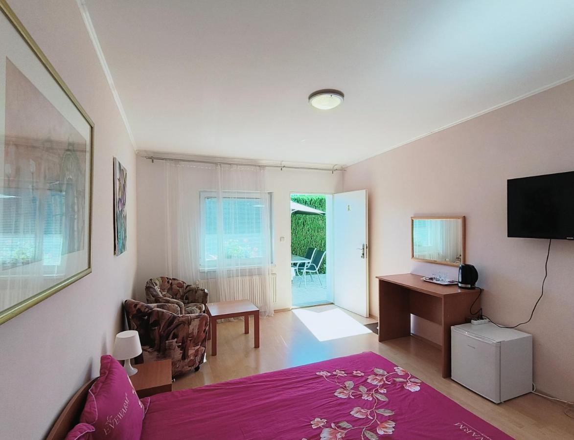 Cozy Room With Garden In Bratislava Extérieur photo