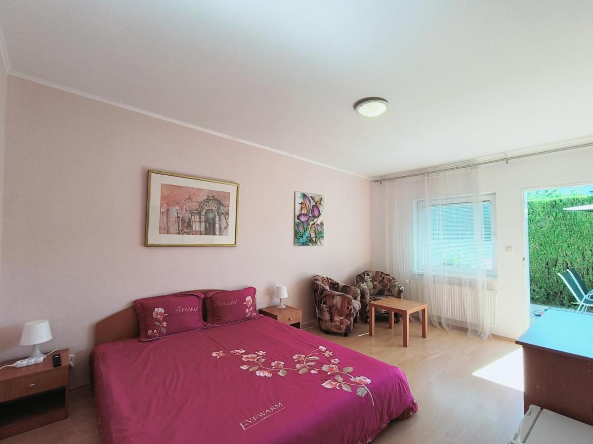 Cozy Room With Garden In Bratislava Extérieur photo
