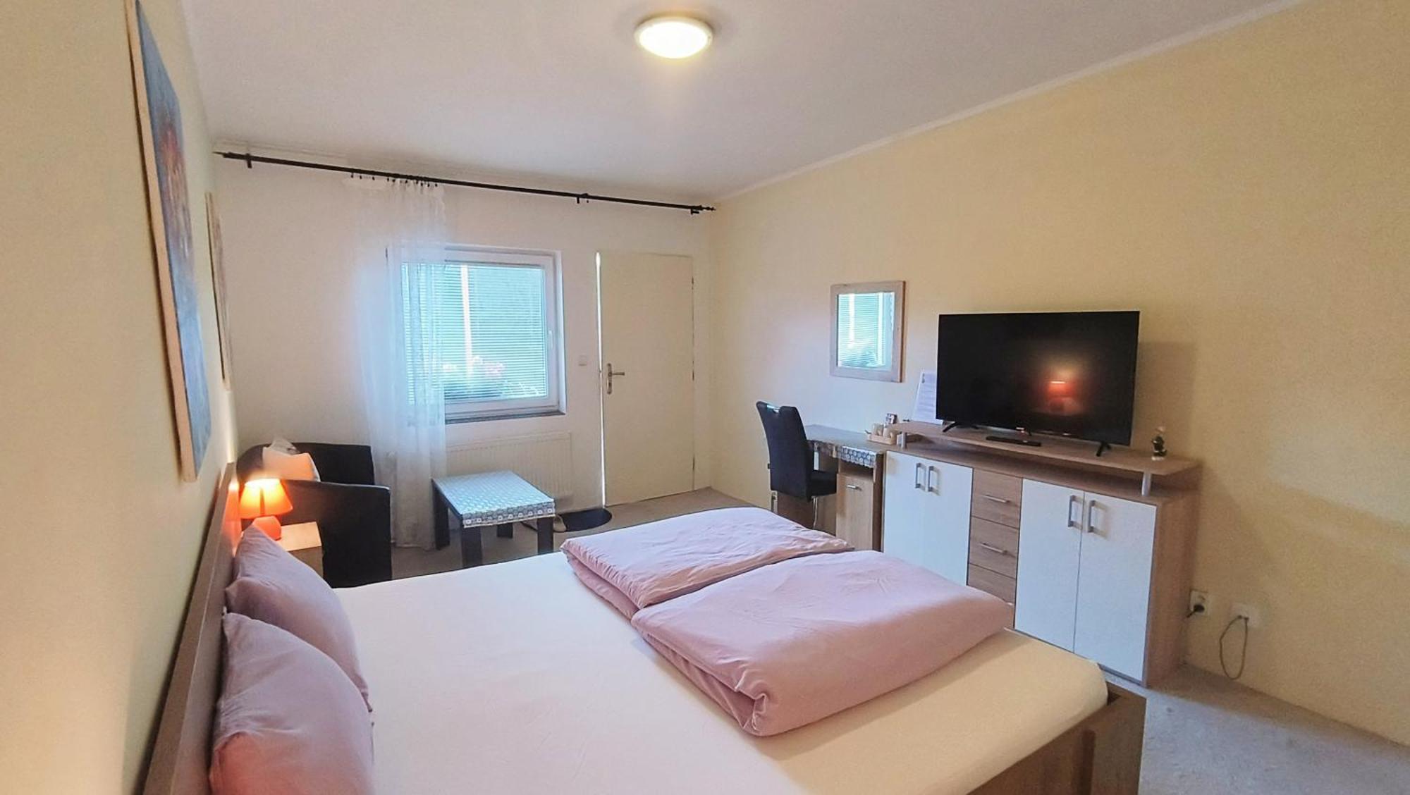 Cozy Room With Garden In Bratislava Extérieur photo