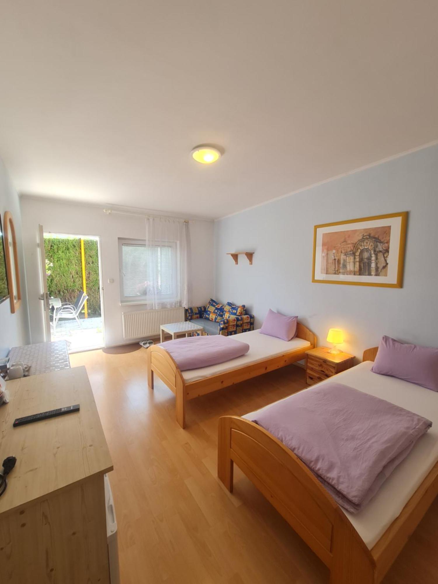Cozy Room With Garden In Bratislava Extérieur photo