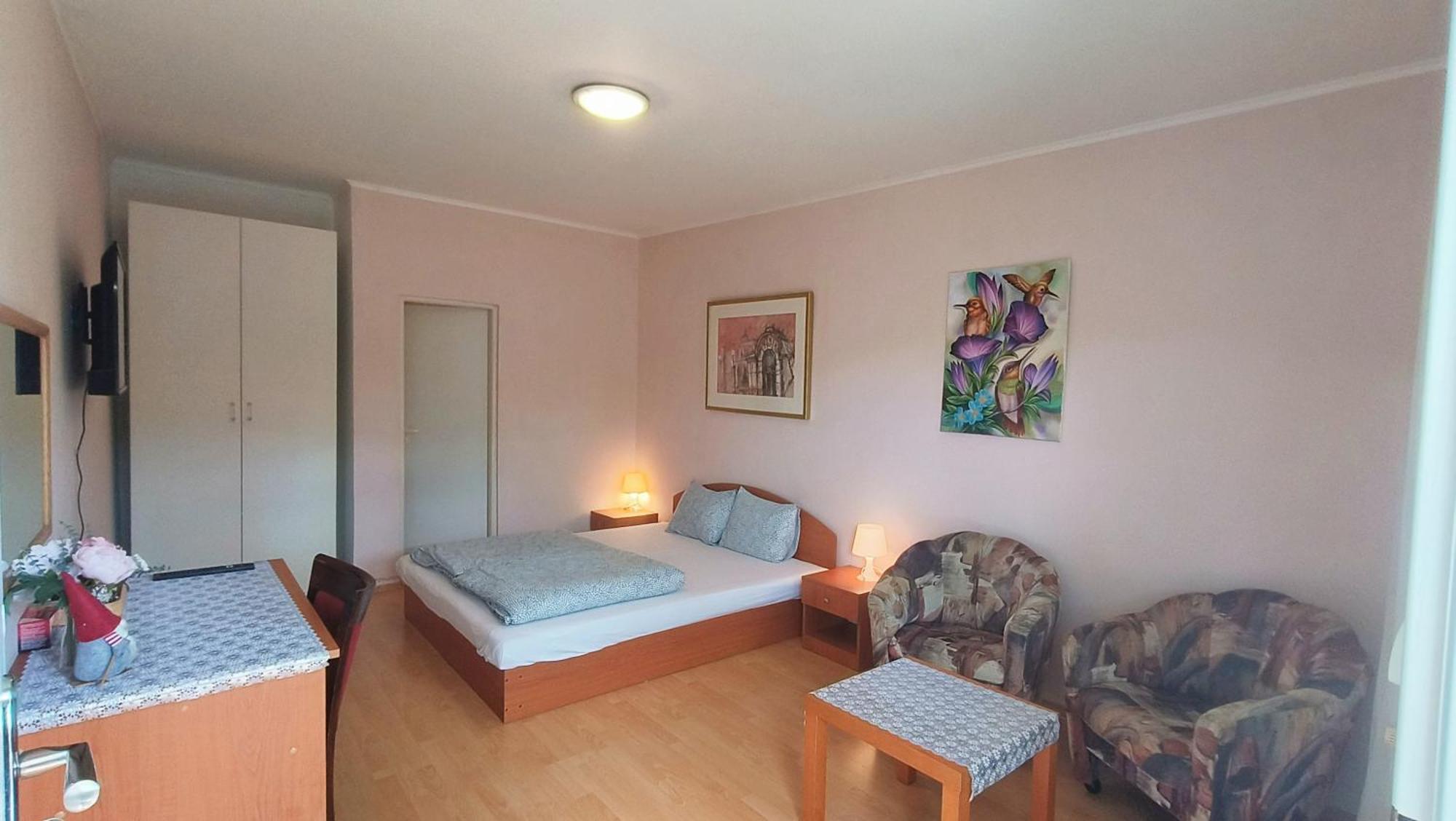 Cozy Room With Garden In Bratislava Extérieur photo