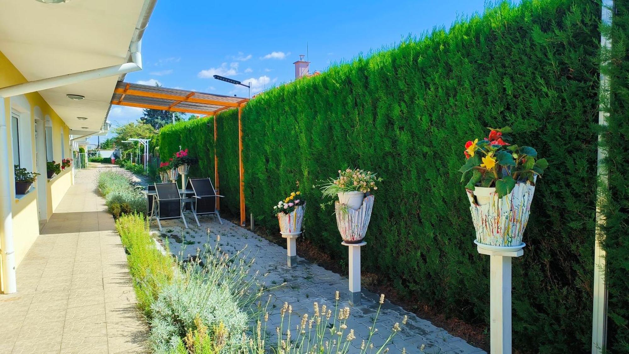 Cozy Room With Garden In Bratislava Extérieur photo